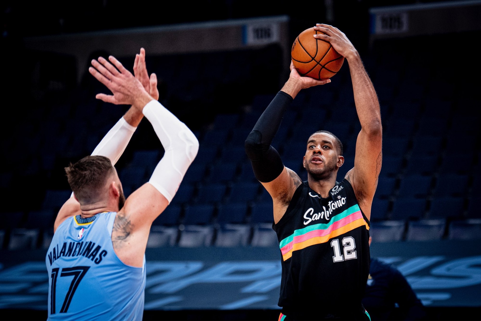 现了极高的 现了极高的